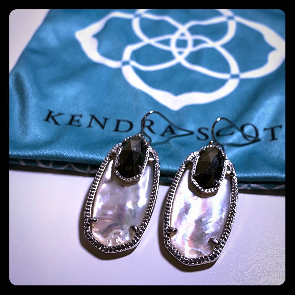 EUC Kendra Scott Earrings